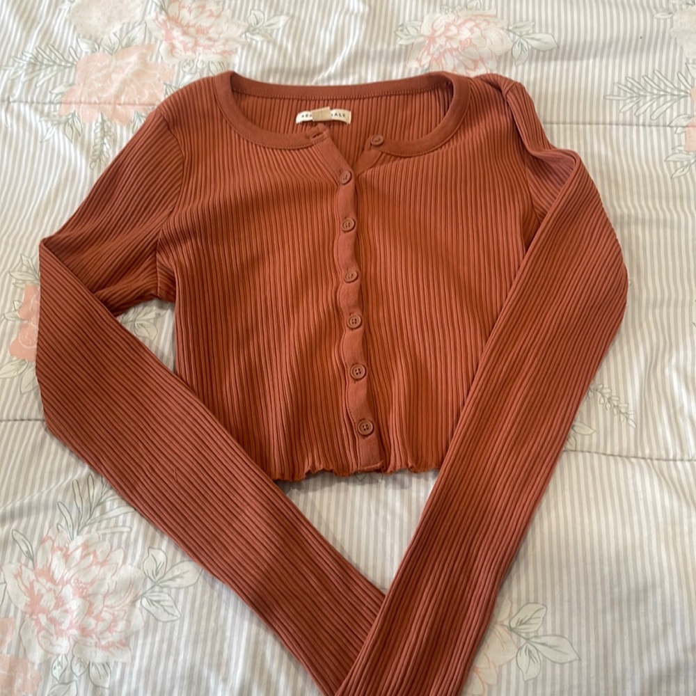Long sleeve crop top